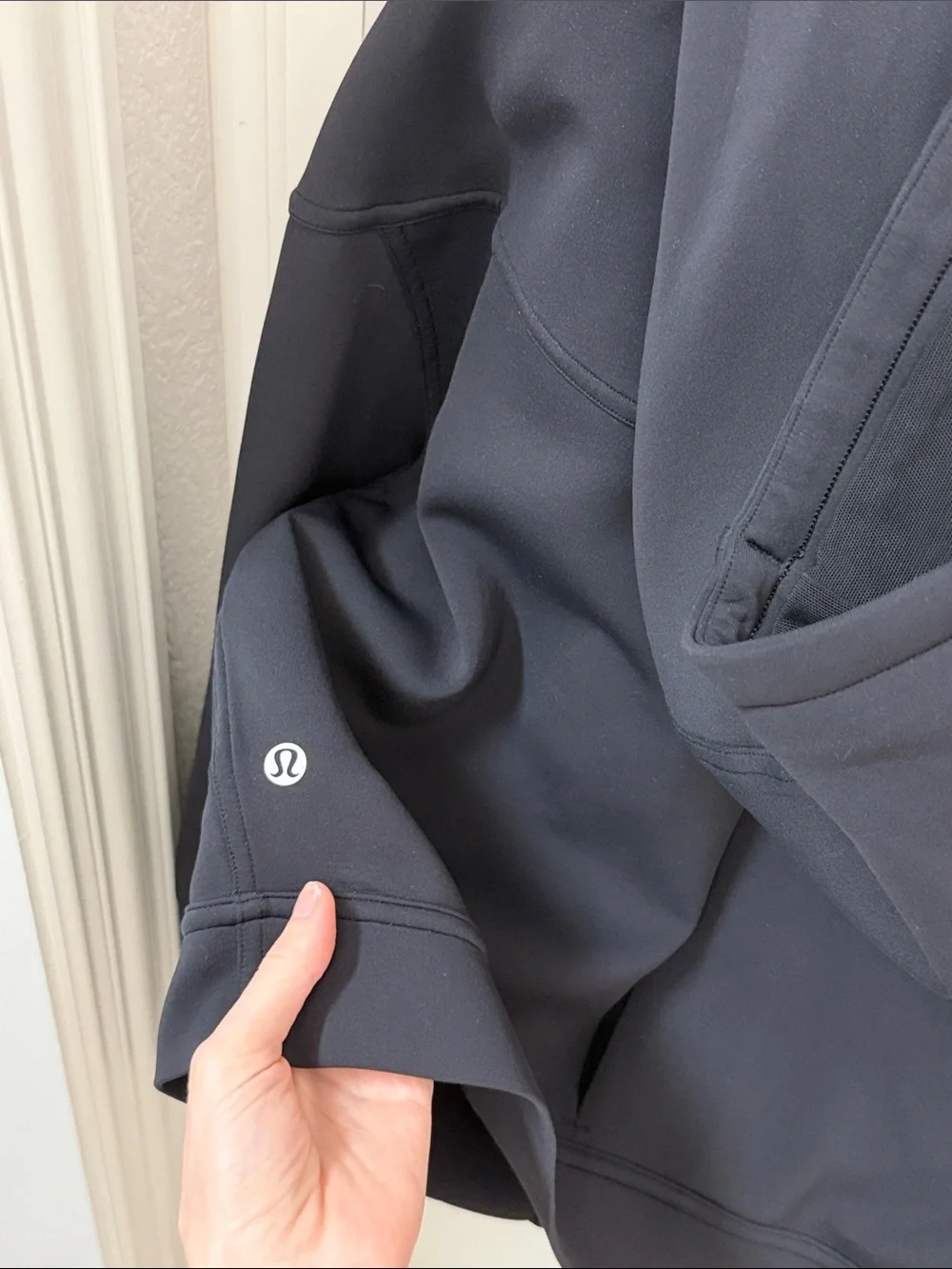 lululemon athletica Women's Black Hooded Zip Bomber 🖤